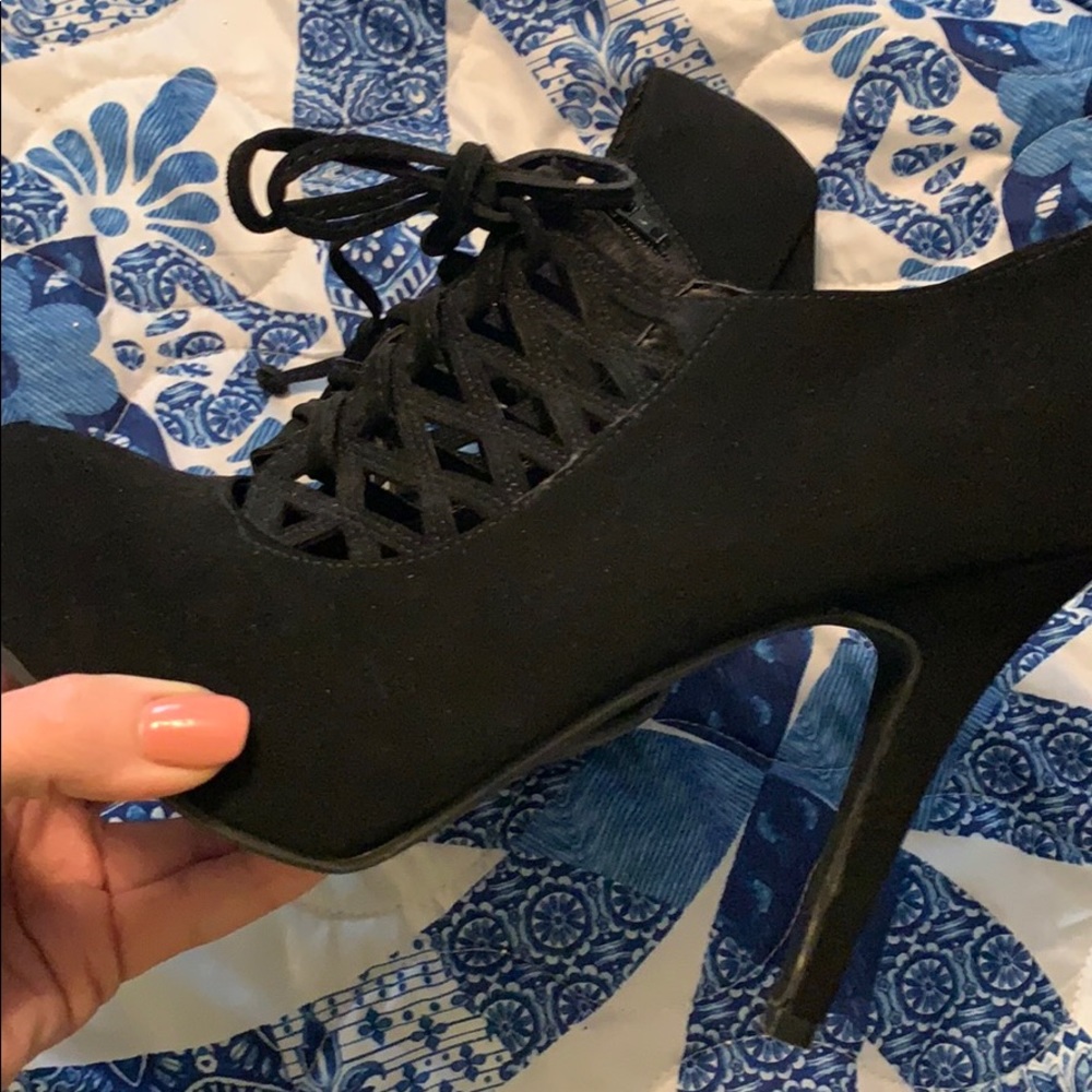 Black Madeline Girl heel booties size 9.5.